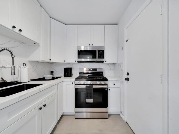 6900 N Kendall Dr A303, Pinecrest FL 33156