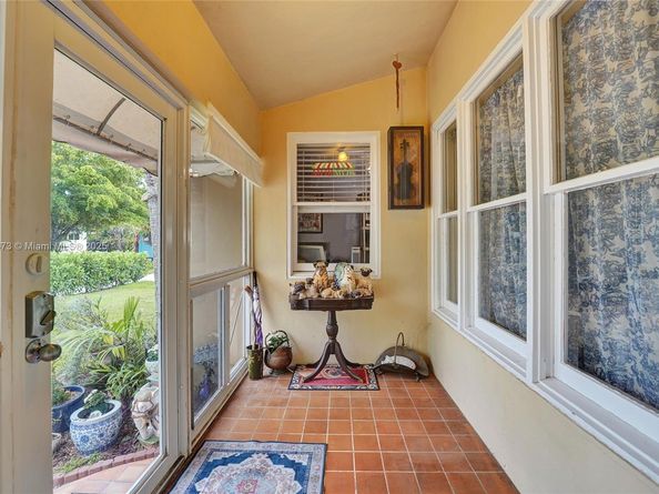 1340 Jackson St, Hollywood FL 33019