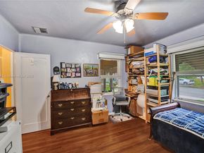 1340 Jackson St, Hollywood FL 33019