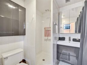 1340 Jackson St, Hollywood FL 33019