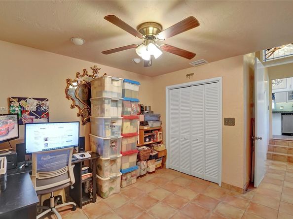 1340 Jackson St, Hollywood FL 33019