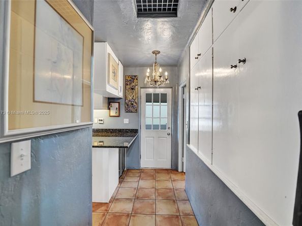 1340 Jackson St, Hollywood FL 33019