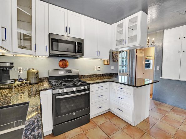 1340 Jackson St, Hollywood FL 33019
