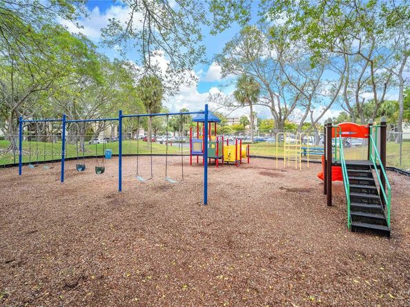 2112 S Cypress Bend Dr 802, Pompano Beach FL 33069
