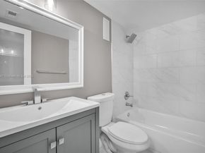 2112 S Cypress Bend Dr 802, Pompano Beach FL 33069