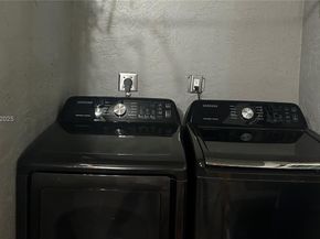 1409 NW 124th Ave, Pembroke Pines FL 33026