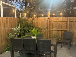 1409 NW 124th Ave, Pembroke Pines FL 33026