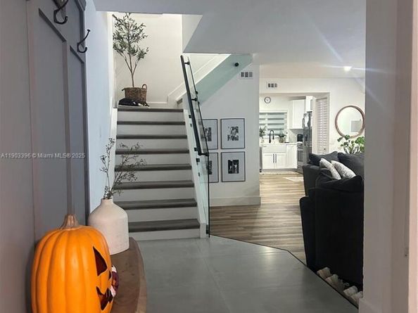 1409 NW 124th Ave, Pembroke Pines FL 33026