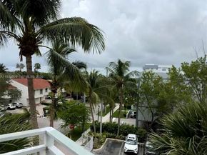 16590 NE 26th Ave 402, North Miami Beach FL 33160