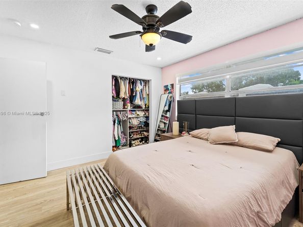 11073 SW 70th Ln, Miami FL 33173