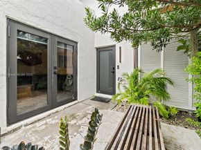 11073 SW 70th Ln, Miami FL 33173
