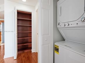 357 Almeria Ave 1006, Coral Gables FL 33134