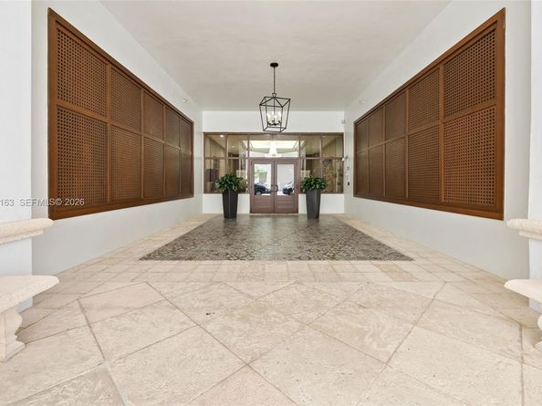 357 Almeria Ave 1006, Coral Gables FL 33134