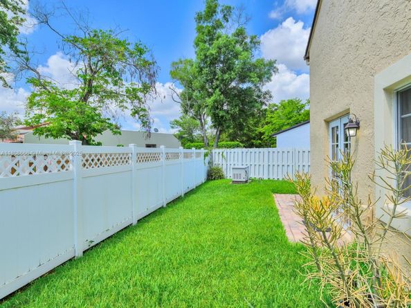 6566 NW 197th Ln, Hialeah FL 33015
