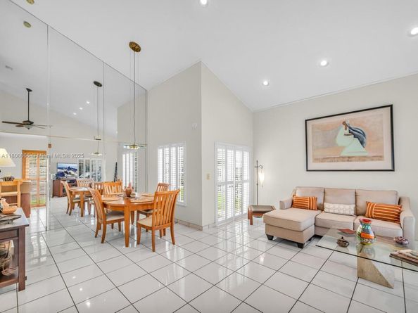 6566 NW 197th Ln, Hialeah FL 33015