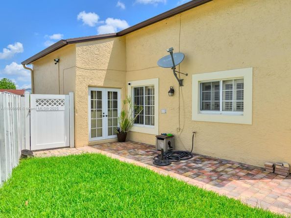 6566 NW 197th Ln, Hialeah FL 33015