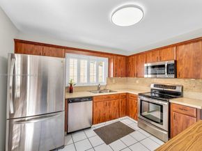 6566 NW 197th Ln, Hialeah FL 33015