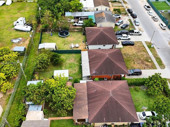 229 NW 9th Ave, Homestead FL 33030