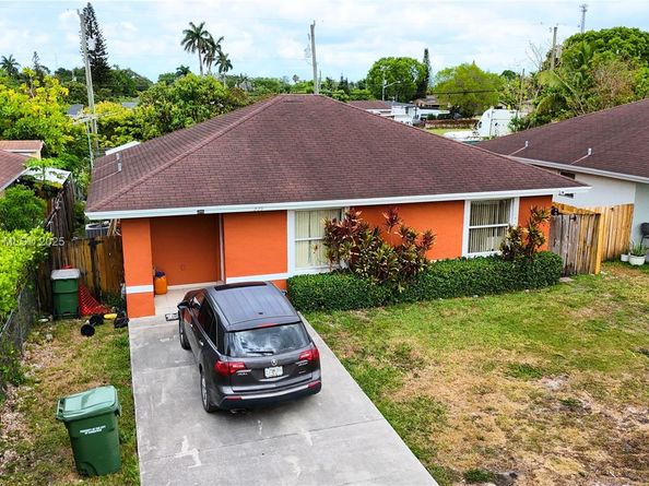 229 NW 9th Ave, Homestead FL 33030