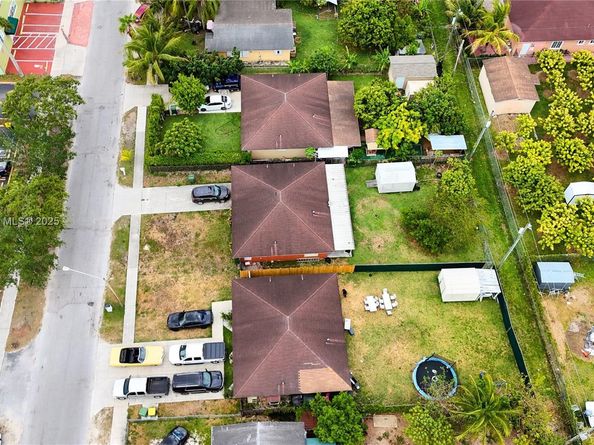 229 NW 9th Ave, Homestead FL 33030