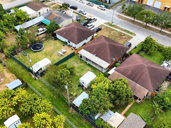 229 NW 9th Ave, Homestead FL 33030