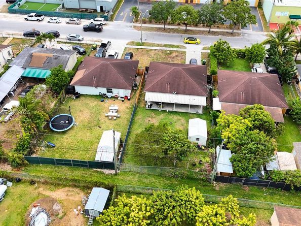 229 NW 9th Ave, Homestead FL 33030