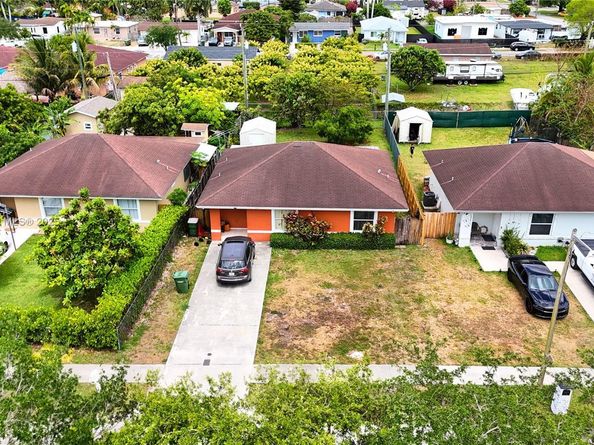 229 NW 9th Ave, Homestead FL 33030