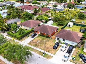 229 NW 9th Ave, Homestead FL 33030