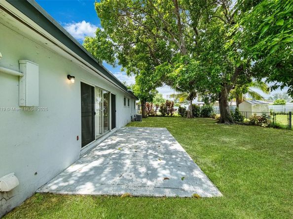 18900 NW 19th Ave, Miami Gardens FL 33056