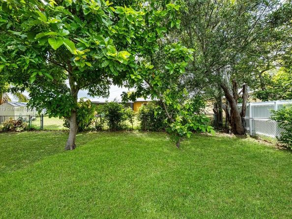 18900 NW 19th Ave, Miami Gardens FL 33056