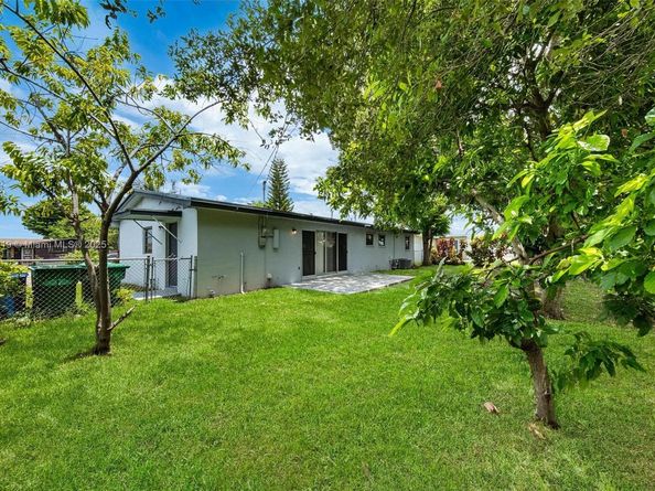 18900 NW 19th Ave, Miami Gardens FL 33056