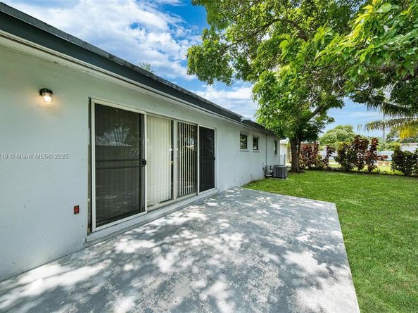 18900 NW 19th Ave, Miami Gardens FL 33056
