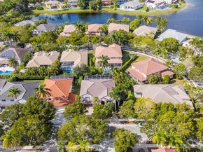 3835 Crestwood Cir, Weston FL 33331