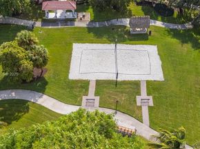 3835 Crestwood Cir, Weston FL 33331