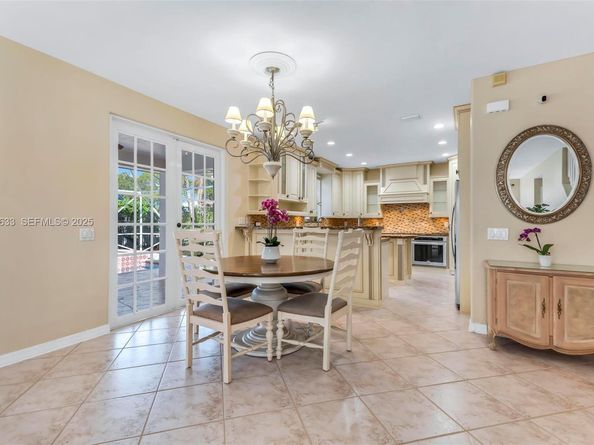 3835 Crestwood Cir, Weston FL 33331