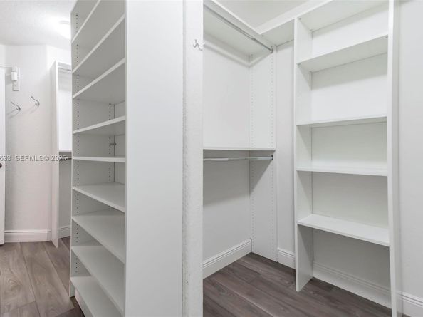 3835 Crestwood Cir, Weston FL 33331