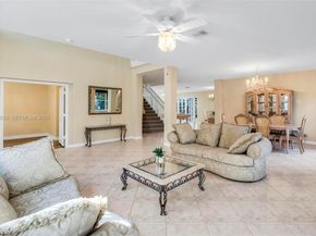 3835 Crestwood Cir, Weston FL 33331