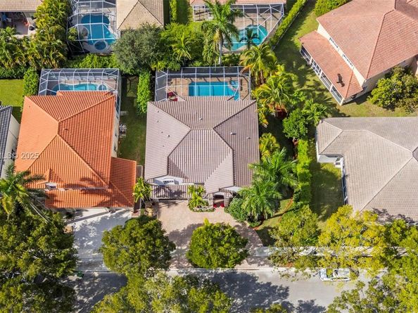 3835 Crestwood Cir, Weston FL 33331