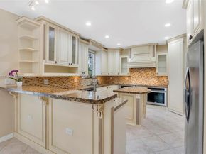 3835 Crestwood Cir, Weston FL 33331