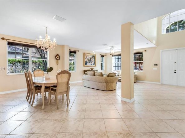 3835 Crestwood Cir, Weston FL 33331