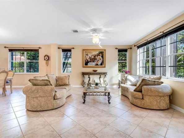 3835 Crestwood Cir, Weston FL 33331