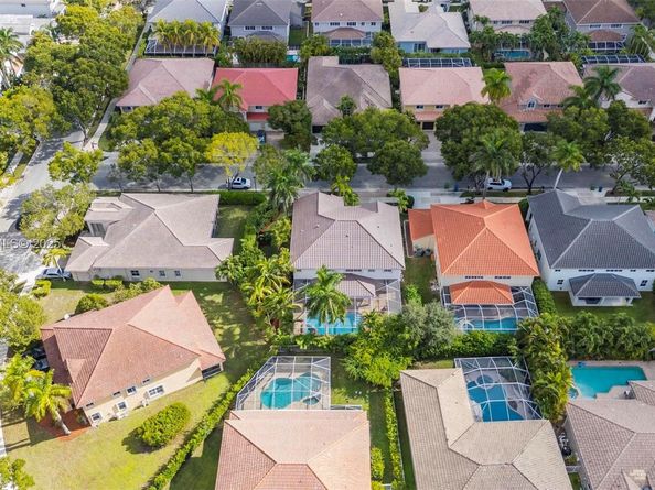 3835 Crestwood Cir, Weston FL 33331