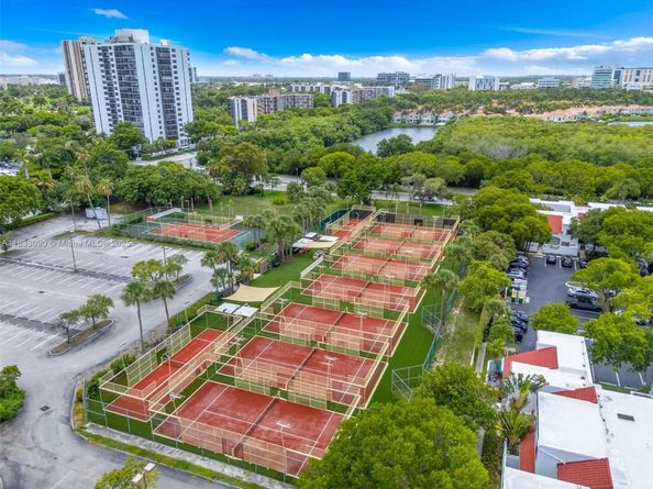 20908 Leeward Ct 2313, Aventura FL 33180
