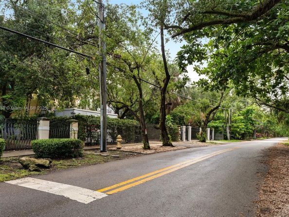 2919 Coconut Ave 1, Miami FL 33133