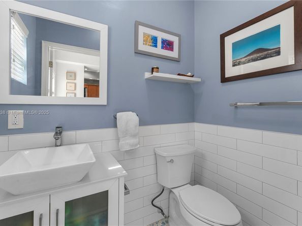 2919 Coconut Ave 1, Miami FL 33133