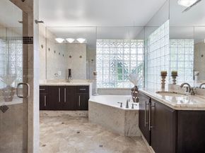 8195 NW 41st St, Coral Springs FL 33065