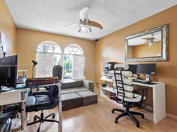 8195 NW 41st St, Coral Springs FL 33065