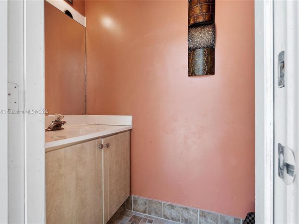 8195 NW 41st St, Coral Springs FL 33065