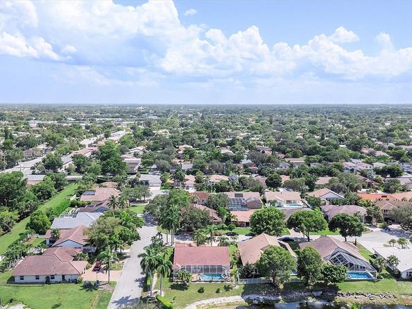 8195 NW 41st St, Coral Springs FL 33065