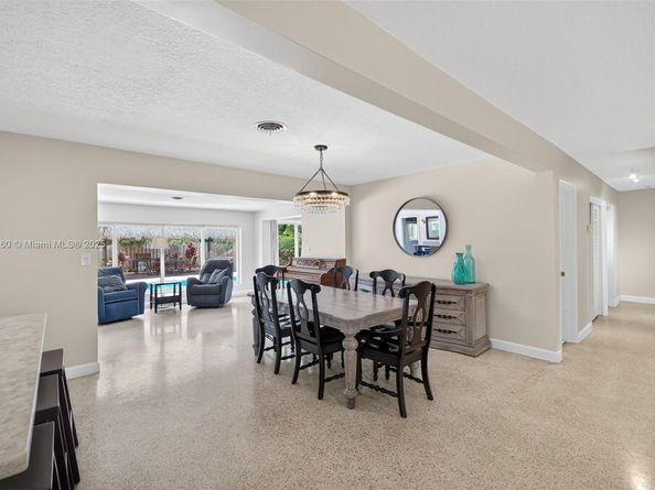 6201 SW 3rd St, Plantation FL 33317